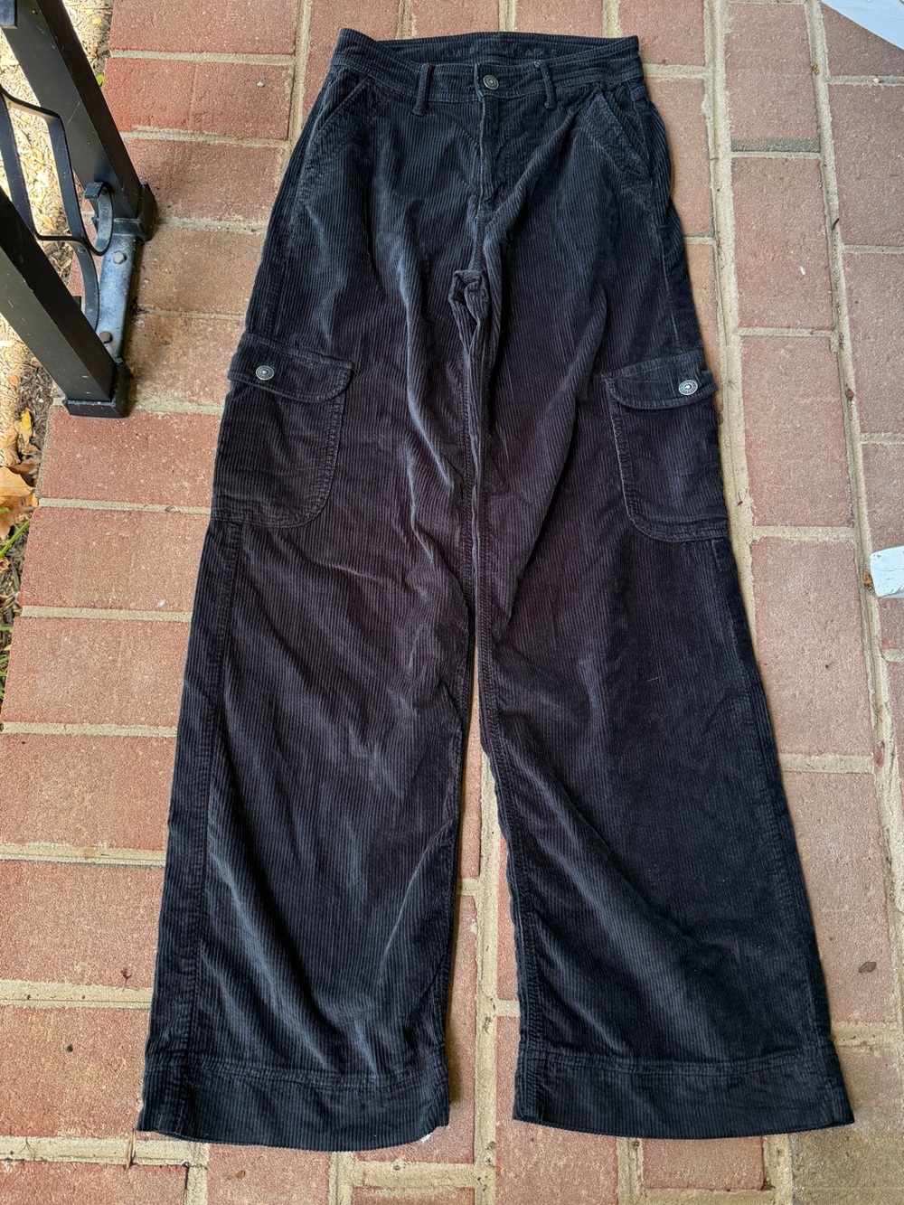 Black Corduroy Cargo Pants - size 00